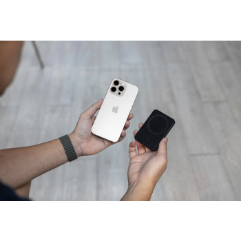 BrandCharger, porta carte Wally Stand Pro | Riciclato