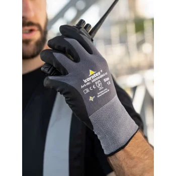Nitrile Foam Glove
